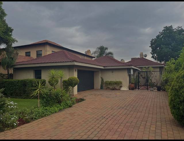 3 BEDROOM HOUSE FOR SALE IN PECANWOOD ESTATE